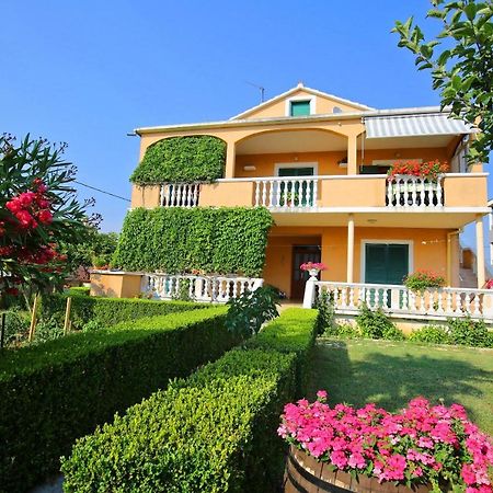 Apartmani Dane Sukosan Exterior photo